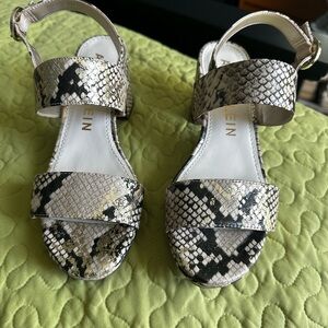 New condition Anne Klein chunky sandals